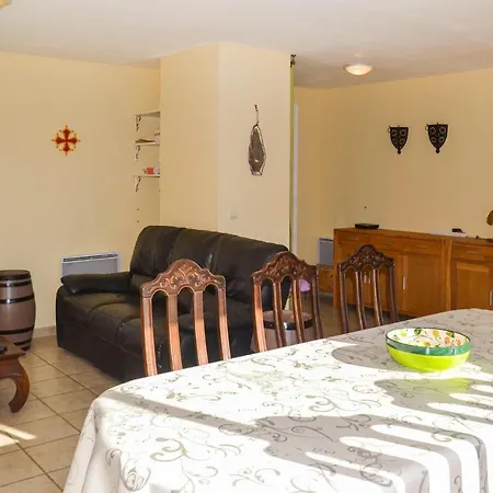 Amazing In Saint-nazaire-daude With Kitchen Holiday home *
