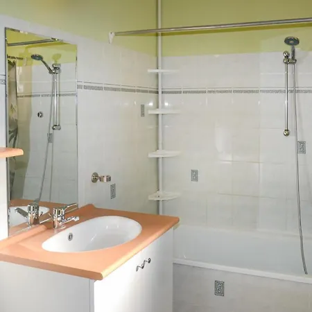 Holiday home Amazing In Saint-nazaire-daude With Kitchen