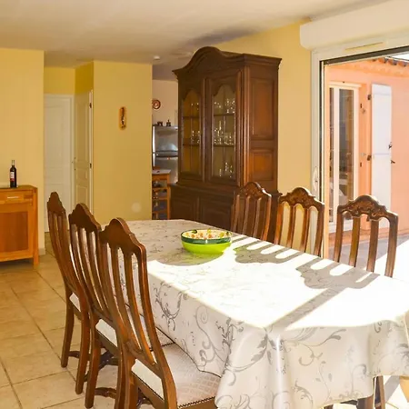Amazing In Saint-nazaire-daude With Kitchen Holiday home *