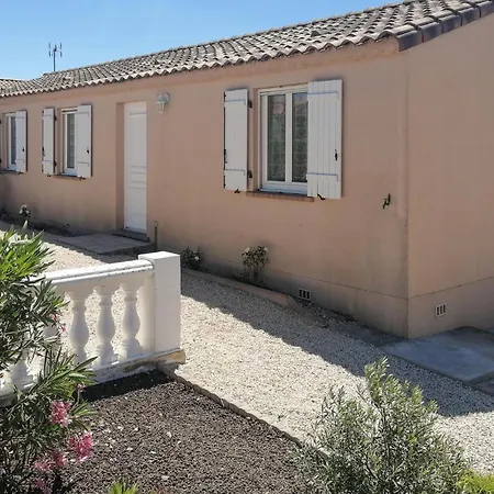 Сasa de vacaciones Amazing In Saint-nazaire-daude With Kitchen